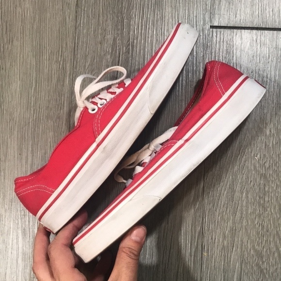 Vans Red Canvas Classic Lace-Up Sneakers size 8 - Picture 5 of 9